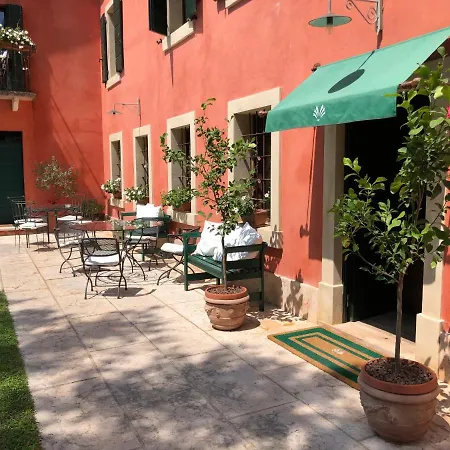 Alojamento de Acomodação e Pequeno-almoço Relais Corte Bercelli Valeggio sul Mincio