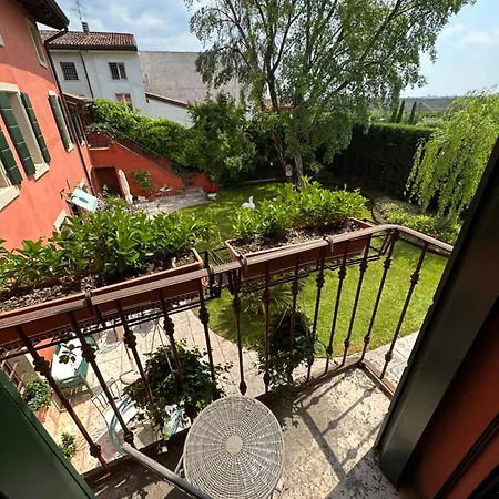 Relais Corte Bercelli 明乔河畔的瓦雷奇奥