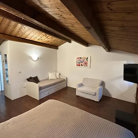 לינה וארוחת בוקר Relais Corte Bercelli 4*